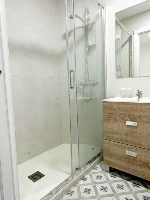 Apartamento De Diseno En Laredo Centro Exterior foto